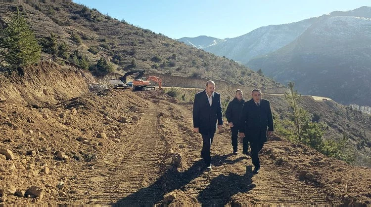 İNÖNÜ MAHALLESİ FİDANLIK MEVKİSİNDE DEVAM EDEN SU İSHALE HATTI YOL YAPIMI ÇALIŞMALARIMIZI İNCELEDİK