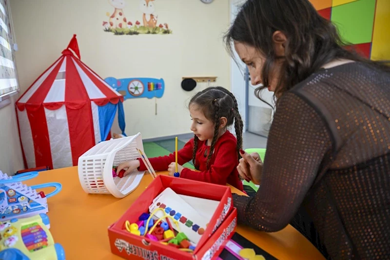 Büyükşehir’in Otizm Aile Danışma Merkezi’nde Özel Eğitim Dersleri Sürüyor