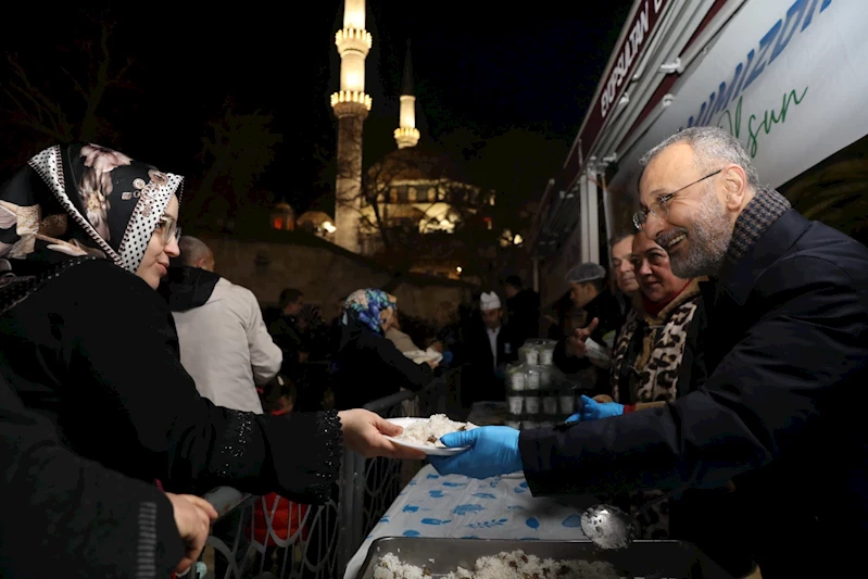 Eyüpsultan, Miraç Kandili’nde müminlerle doldu taştı