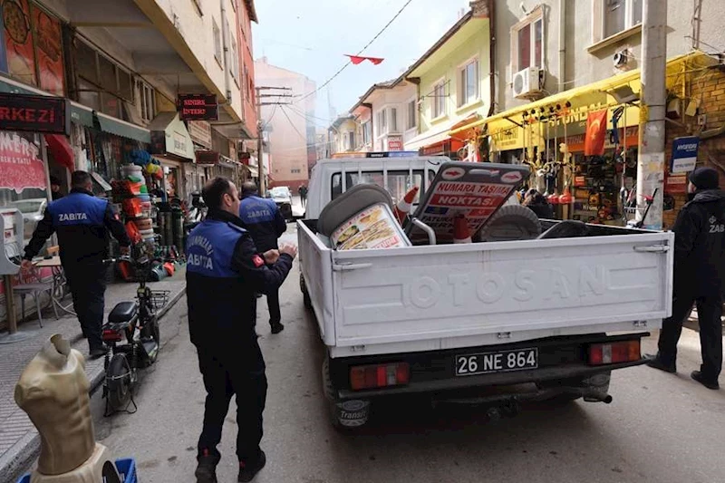 ODUNPAZARI ZABITA KALDIRIM İŞGALLERİNE GEÇİT VERMİYOR