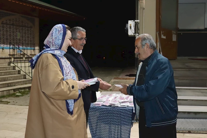 İZMİT BELEDİYESİ, AKMEŞE MERKEZ CAMİ’NDE CEMAAT İLE BULUŞTU