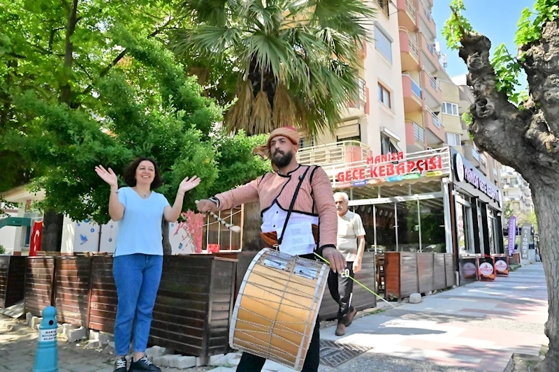 Festival Coşkusu Sokaklara Taştı