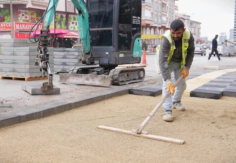 Keçiören’de kaldırımlar yenileniyor