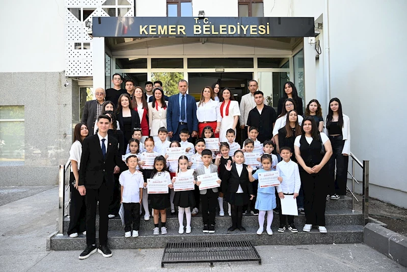Gençler ve çocuklar mecliste buluştu
