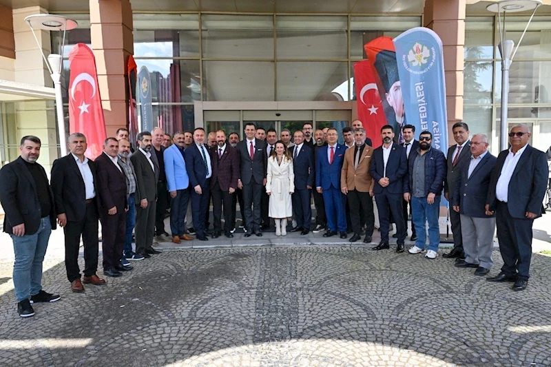 Başkan Zeyrek, Manisa Ağrılılar Derneği Üyeleri ile Bir Araya Geldi