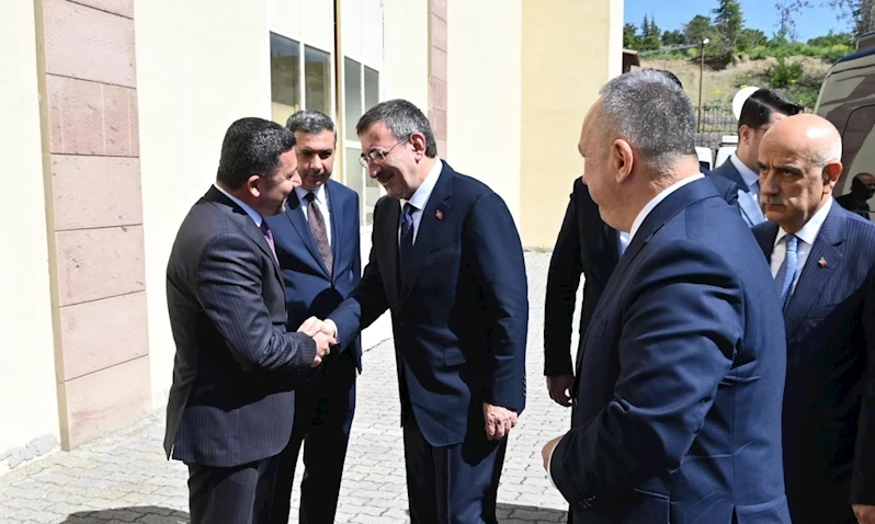 Başkan Rasim Arı, Uluslararası Jeotermal Yatırım Zirvesine Katıldı