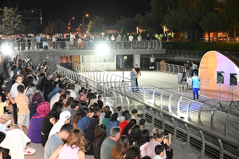 ÇEKİÇ ALİ MÜZİK DURAĞI’NDAKİ KARAOKE PERFORMANSLARI BEĞENİ TOPLADI