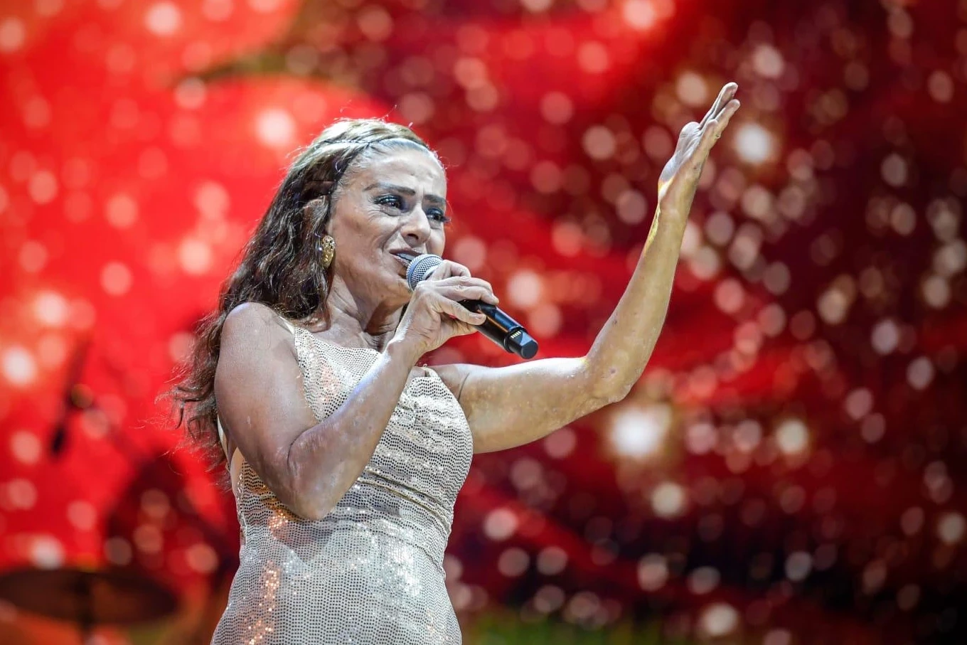 İEF’de Yıldız Tilbe rüzgarı