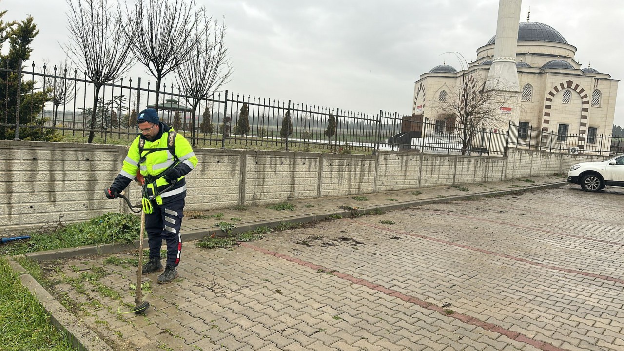 Silivri Belediyesi, Ramazan Ayı öncesi camilerde kapsamlı temizlik çalışmaları yürütüyor.